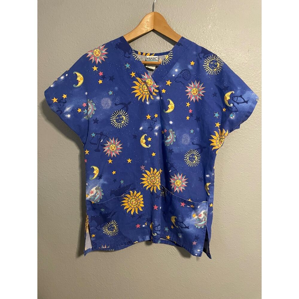 Simply Basic Scrub Top Womens Small Blue Celestial Sun Moon Star Nurse Y2K